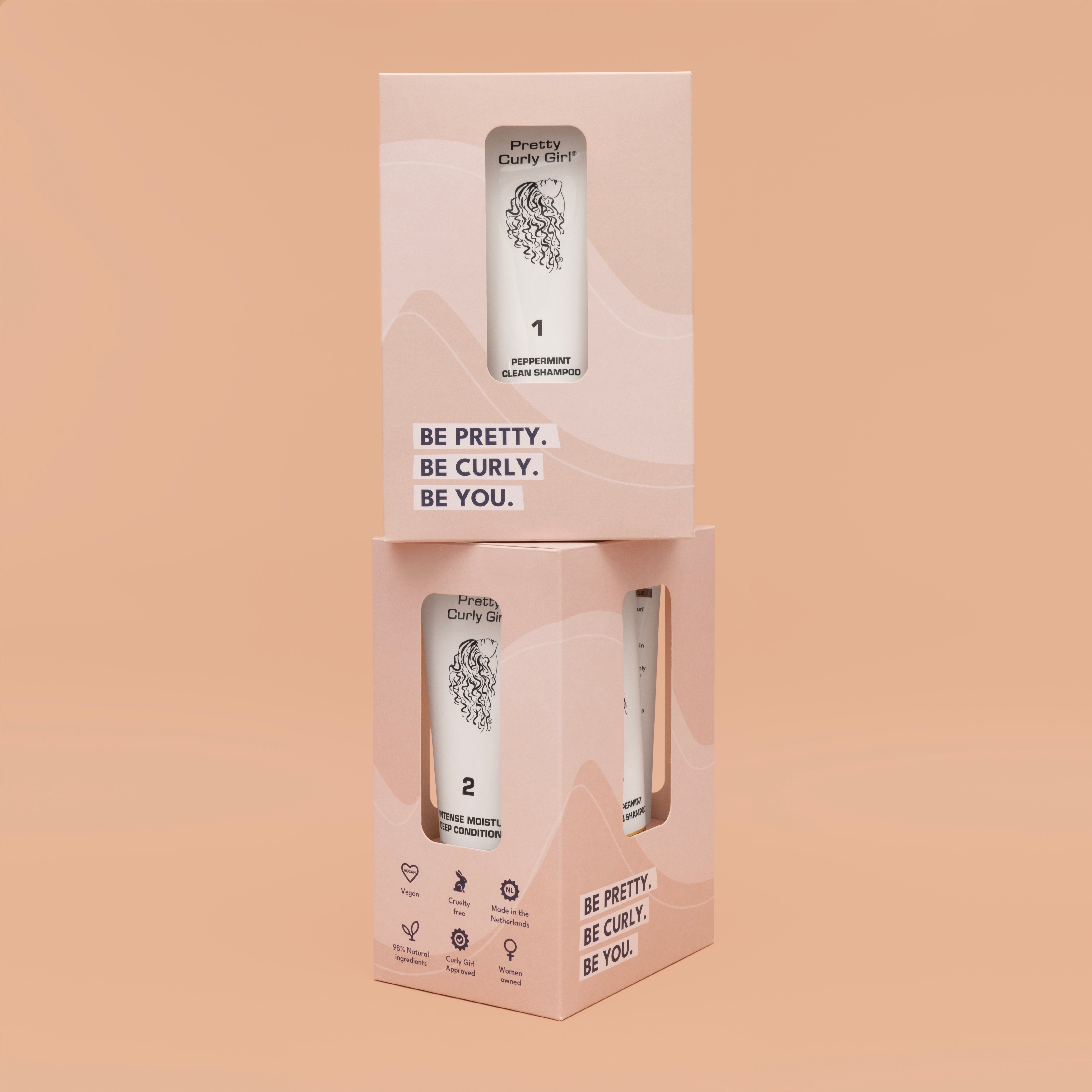 Gift Box Moisture | Pretty Curly Girl | Curly girl method approved | Vegan curly hair products | Krullen | Krullend haar | Cadeauset voor droge krullen | Hydrating curly hair gift set for moisture and definition | Curly girl approved